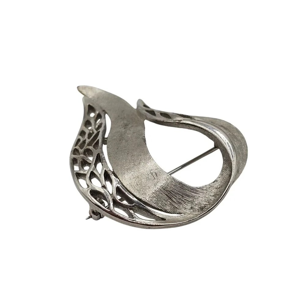 Abstract Ribbon Teardrop and Circle Brooch Silver Tone Openwork Sculptural 2pc